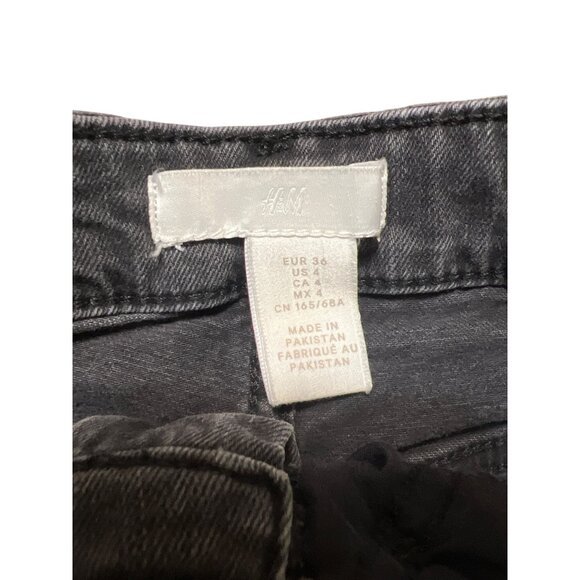 H&M Womens Black Denim Distressed Jean Shorts Bootie Cuffed Size 4 - Picture 4 of 4
